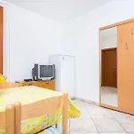 Zic - Mrakovcic Pensión Baška