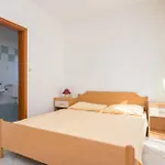 Zic - Mrakovcic 3* Baška
