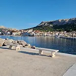 Zic - Mrakovcic Pensión 3*