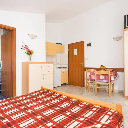 Zic - Mrakovcic Affittacamere 3*